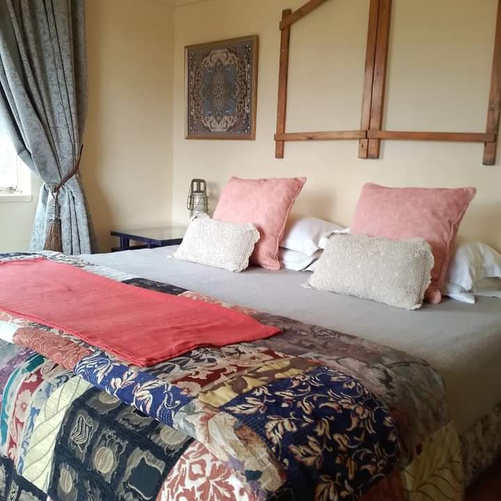 A sneak peak of the 2 bedroom Stationmaster Cottage  at Kameel Huise Tussen Spore ready and waiting for you. Whatsapp on 0822642763 to seal your deal. 
#kameelrustandvrede #kameelhuisetussenspore
#accommodation #selfcatering #Kameel #route377 #noordwes #travelchatSA