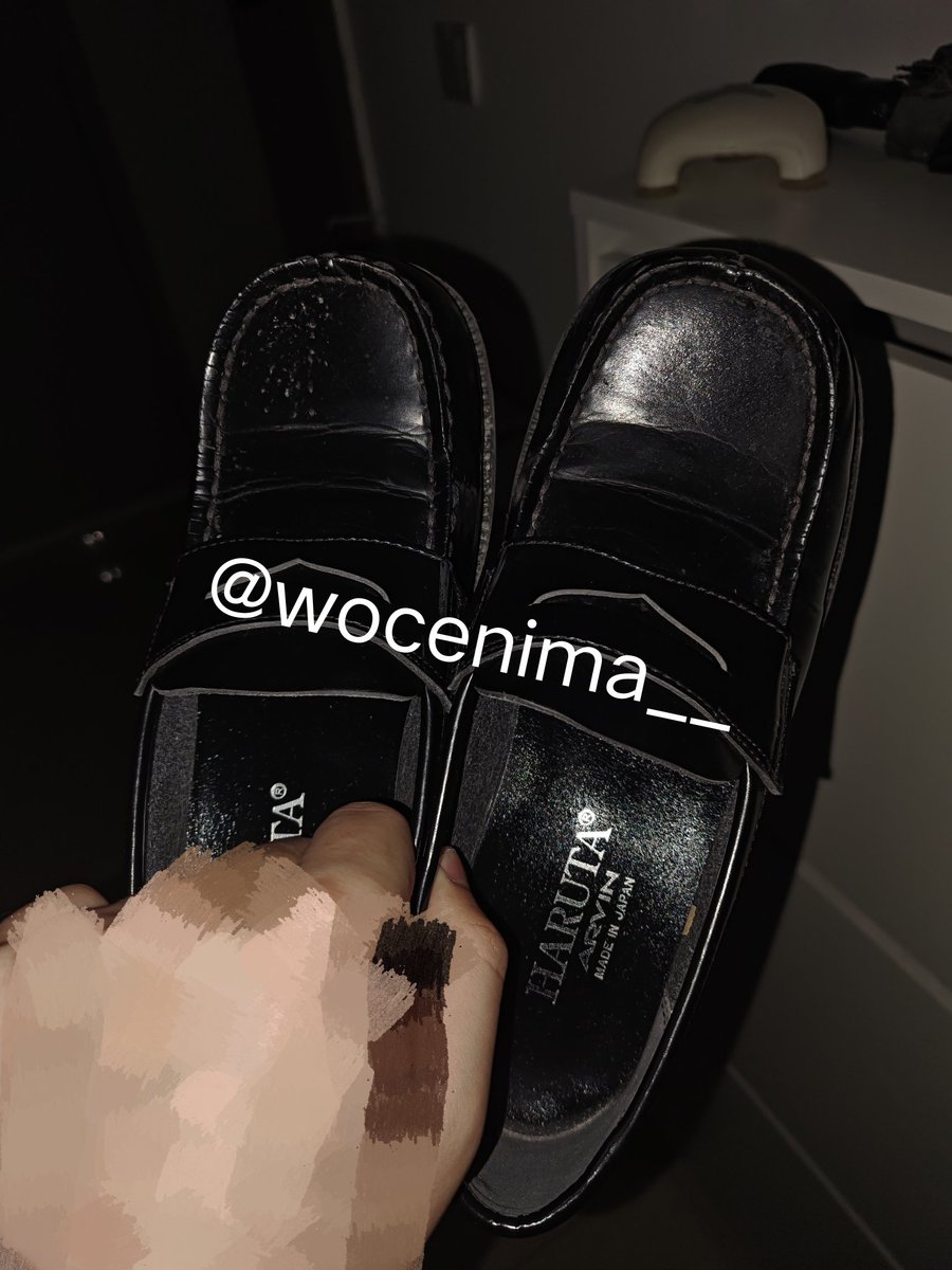 极品女主和男友同居  门口有好几排鞋柜  里面有各种各样的小皮鞋  甚至还是HARUTA的  经常看jk妹的老铁应该都知道这皮鞋是什么含金量吧哈哈哈  #扫楼 #打胶 #扫楼打胶 #玩鞋 https://t.co/0RP5cibz2Q