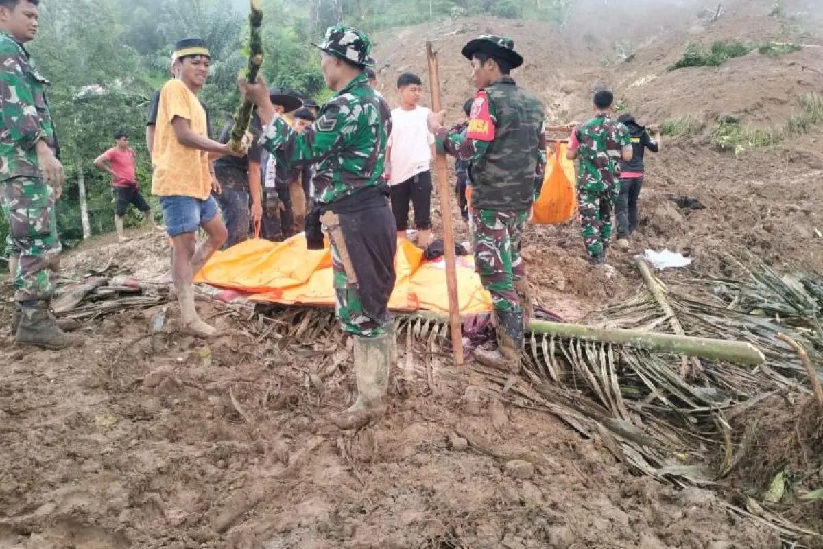 Kami turut berduka cita atas berita tragis bencana tanah longsor di Sulawesi Selatan yang memakan korban jiwa. Kami menyampaikan belasungkawa kami kepada keluarga korban dan turut merasakan penderitaan mereka. #İndonesia @Kemlu_RI