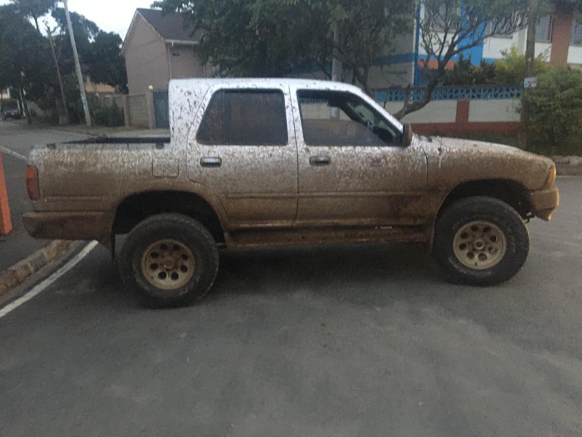 PANAMAXENG's tweet photo. Funny finding this video during this rainy season. It got me wondering what happened to Toyota's off-road legacy. Today's Toyotas feel too plastic, lacking ruggedness. As a contractor, nothing beats a tough, reliable 4x4.Old is always gold! To our rugged 4x4s @dnahinga @engabuto https://t.co/XffwY21tiW