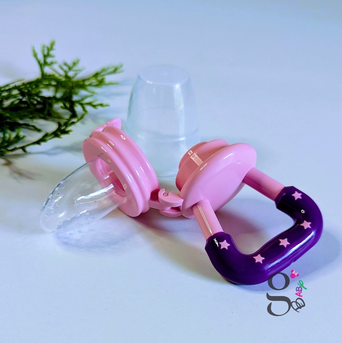 Silicone Fruit Feeder Pacifier—a taste of happiness for your little one! 🍓👶 Soothe and delight with this safe, mess-free way to introduce flavors. #GiseldaBaby #BabyTeething #FruitFeeder #ParentingEssentials #HealthyBabies #MomLifeMagic #TeethingSolutions