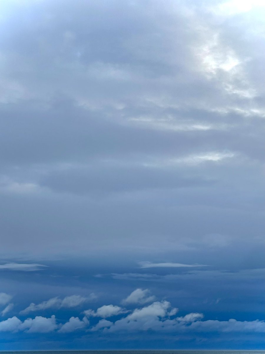 The low clouds take the awards this morning 💙 #whitleybay