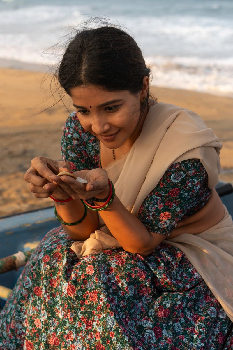 #SakshiAgarwal 's latest photoshoot pictures 

 #TamilNewYear Special  📷🌸✨
       
@ssakshiagarwal @RIAZtheboss 
@V4UTALENTS @V4umedia_