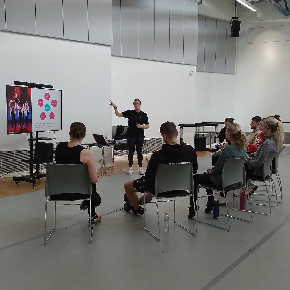 In March, we delivered our CPD session ‘Introduction to Primary Dance’ in partnership with Birmingham Arts School. Participants participated in engaging activities to support them in delivering high-quality dance lessons. 🤩 Find out more about our CPD: onedanceuk.org/training-and-c…