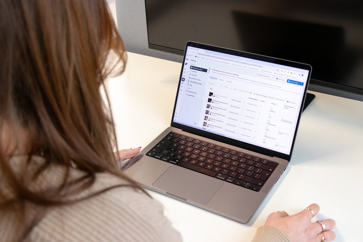 saleswizards's tweet photo. Nieuwe Online Marketing update: Het belang van de menselijke touch als tegenkracht van AI. Als tegenkracht van AI en automatisering wordt de menselijke factor steeds belangrijker. Klanten waarderen persoonlijke interacties en menselijk contact.

#OnlineMarketing #AI #humanpower https://t.co/xvhfrBybEI
