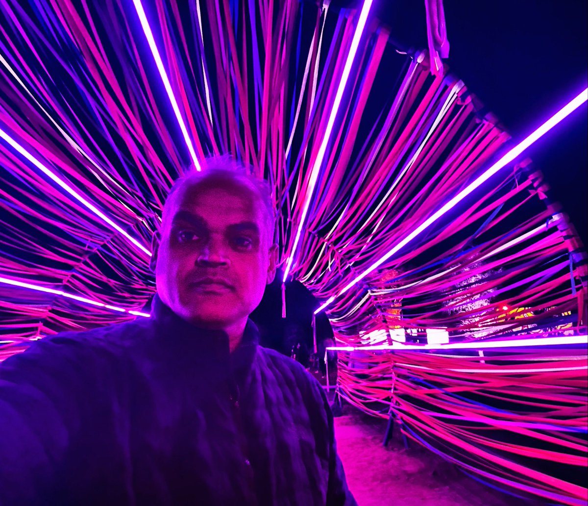 DrBhavinJadav's tweet photo. It’s a privilege to be able to serve the Red Center at the Alice Springs hospital to cover the occasional weekend on-call for trauma surgery.
Often it comes with bonus opportunities like unique festivals like the #parrtjima lights festival 2024. https://t.co/34Lq6DOz9z