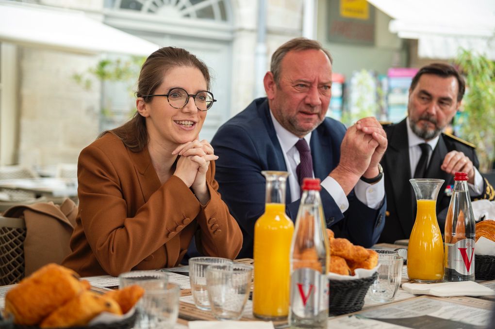 [VISITE MINISTERIELLE]
.<a href="/auroreberge/">Aurore Bergé</a>, ministre déléguée, chargée de l’#Égalité entre les femmes &amp; les hommes, et de la lutte contre les discriminations, à #Vannes auj. pour rencontrer &amp; échanger avec des cheffes d'entreprise, saluant leur engagement. 

DR : M. Pattier DICOM/SIPA