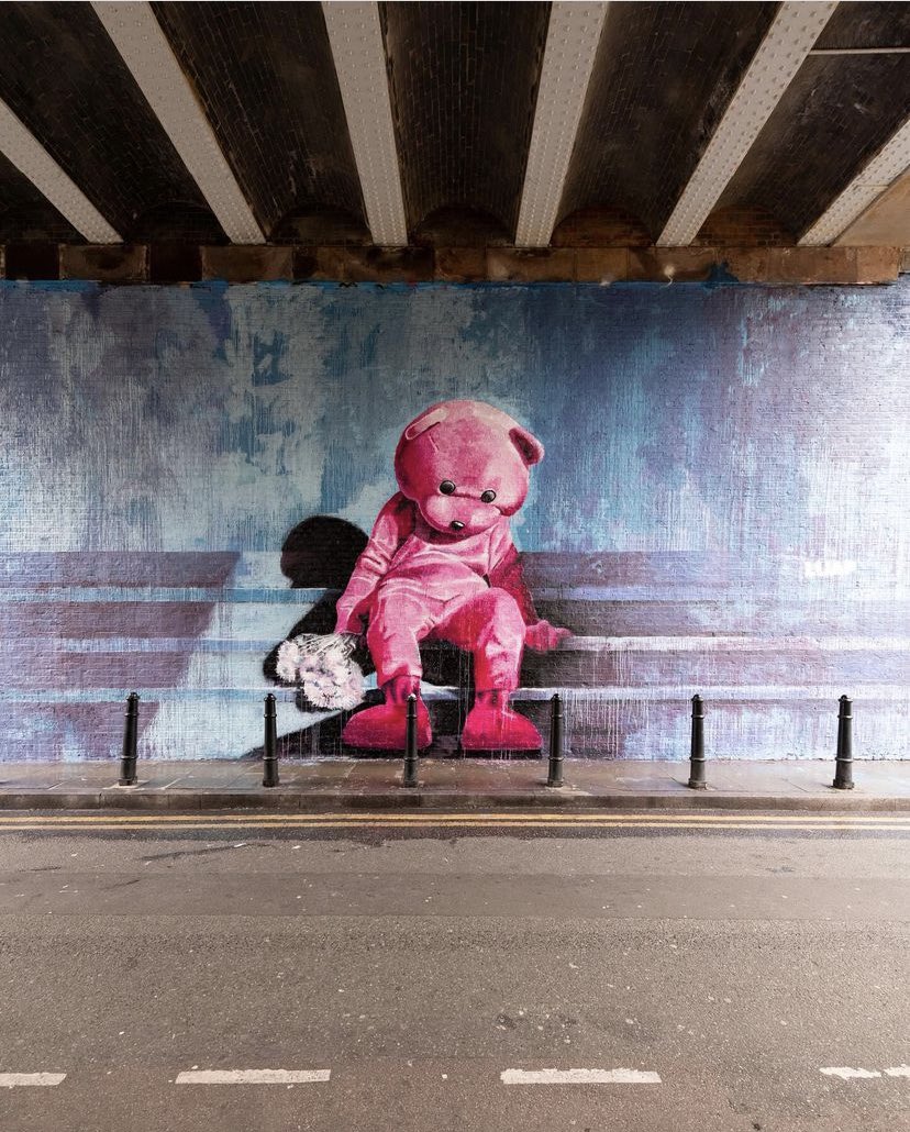 So poignant - by LUAP in Shoreditch, London.
#StreetArt #LUAP #London