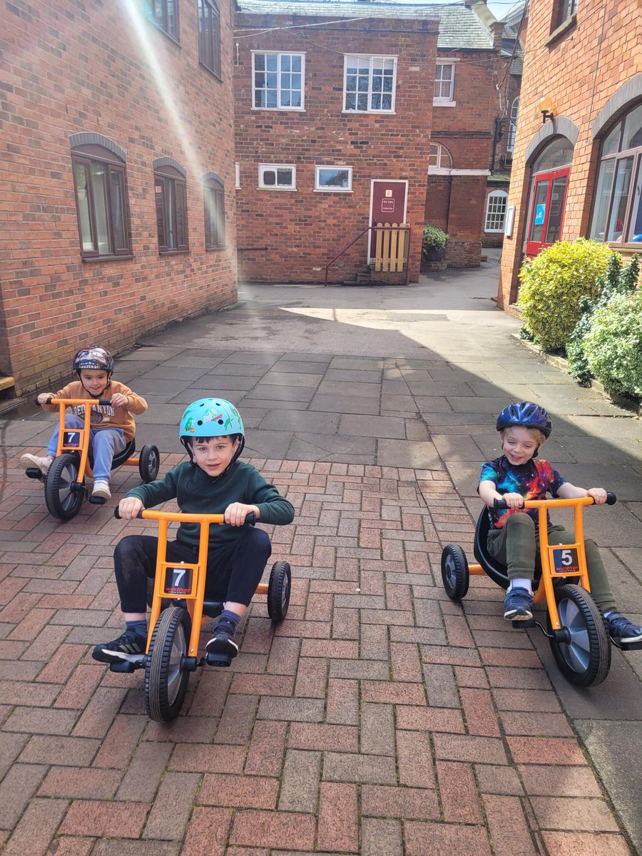 winterfoldhs's tweet photo. Fun Club participants enjoying their new bikes, with thanks to the Friends of Winterfold. 

#WinterfoldFunClub #HolidayClub #TheWinterfoldWay https://t.co/FRp7k1r19c