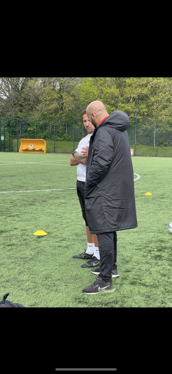 Carl_Hunt7's tweet photo. Another great weekend of learning on the UEFA C , module 3.
Big thanks to @skhechini and @TheCoachesNet for sharing the knowledge โฝ๏ธ๐
#uefaC #UEFA #football #footballcourse #FA #englandlearning #footballknowledge #development https://t.co/BHmZsJDdzx