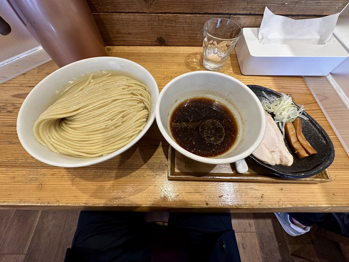 aki6238's tweet photo. #鈴春　#本郷三丁目
コーチン一択
400gでまず麺だけで啜る https://t.co/m4OeE51ovo