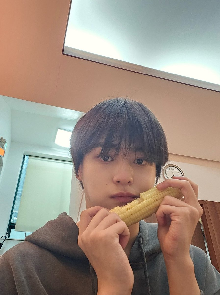 fantasyboys_mem's tweet photo. [#홍성민] 

ワクワク

#FANTASYBOYS #판타지보이즈
#HONGSUNGMIN https://t.co/fK1JGg2wh0
