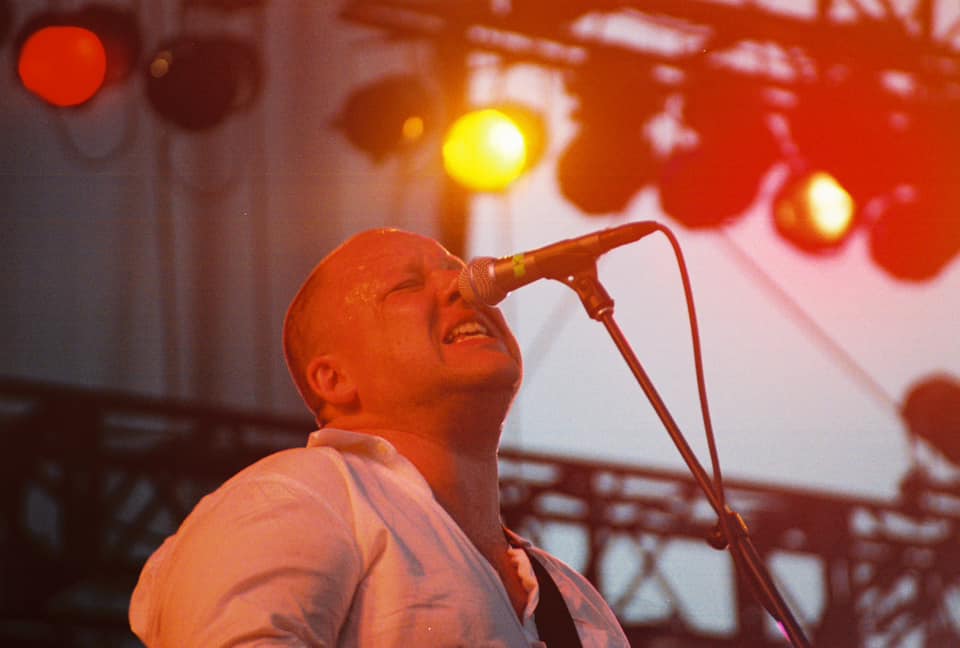 PIXIES's tweet photo. 🔙Throwback 20 years ago during our reunion tour. Coachella 2004.

📸 Thanks to Leonard Martinez for sharing his shots with us!

Add your photos or memories from 2004 in the comments... https://t.co/HGnkMrEjFT