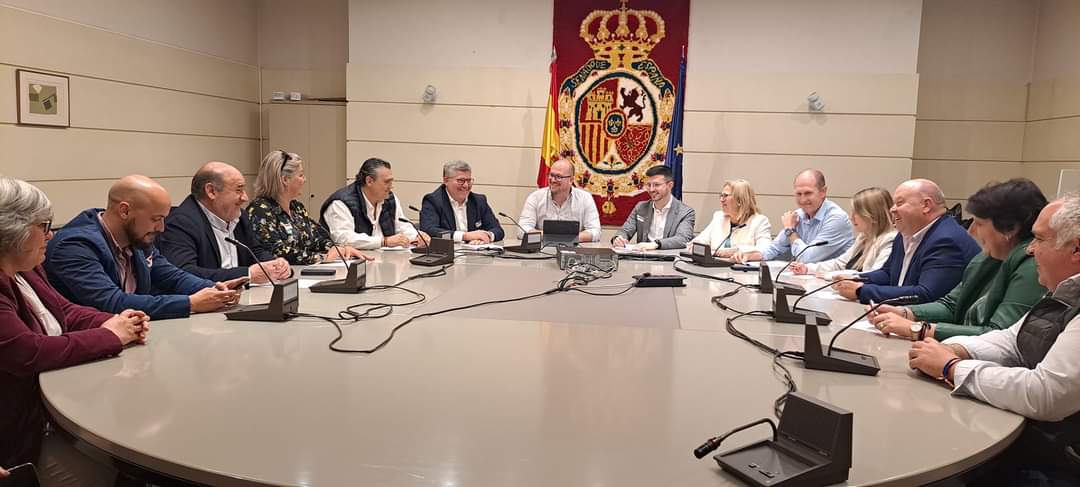 🤝 El PP de Guadalajara aúna esfuerzos para dar solución al problema de las depuradoras desde el Senado, las Cortes regionales y la Diputación 👥️ Reunión en el Senado ⬇️ ppguadalajara.es/El-PP-de-Guada…