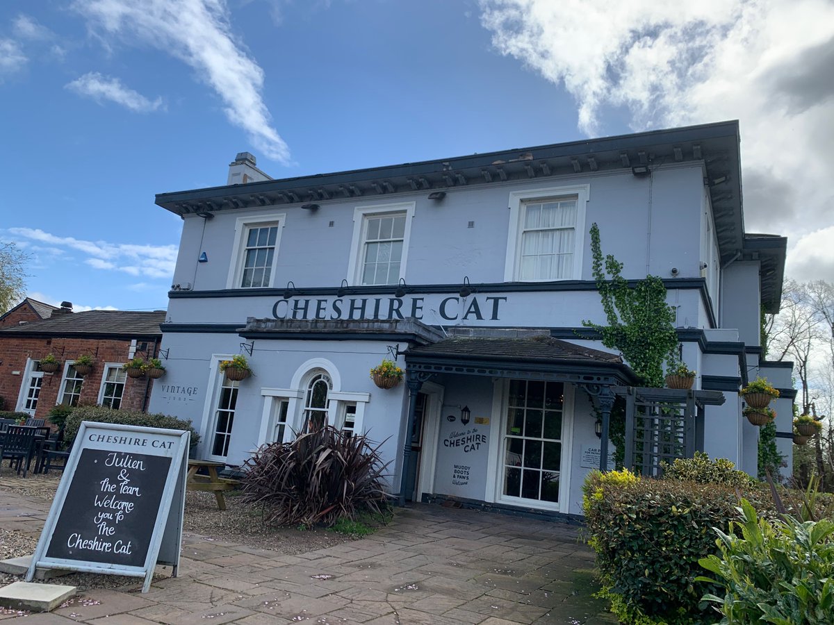 chestertourist's tweet photo. Good afternoon from the Cheshire Cat In. Near Chester.
#chester
#Christleton https://t.co/gbmh1PtJHm
