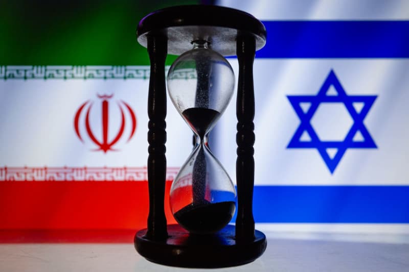 Israel to hit Iran Nuclear targets on table after Iran 300+ Drone cruise Ballistic missiles attack end times news update youtube.com/watch?v=1p3BhP… @BeHeavenbound