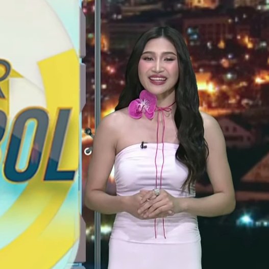 nahvTrades's tweet photo. school journalist jhoanna would never believe me if i told her that she's newscasting on the national tv now https://t.co/PFi3xrwWut