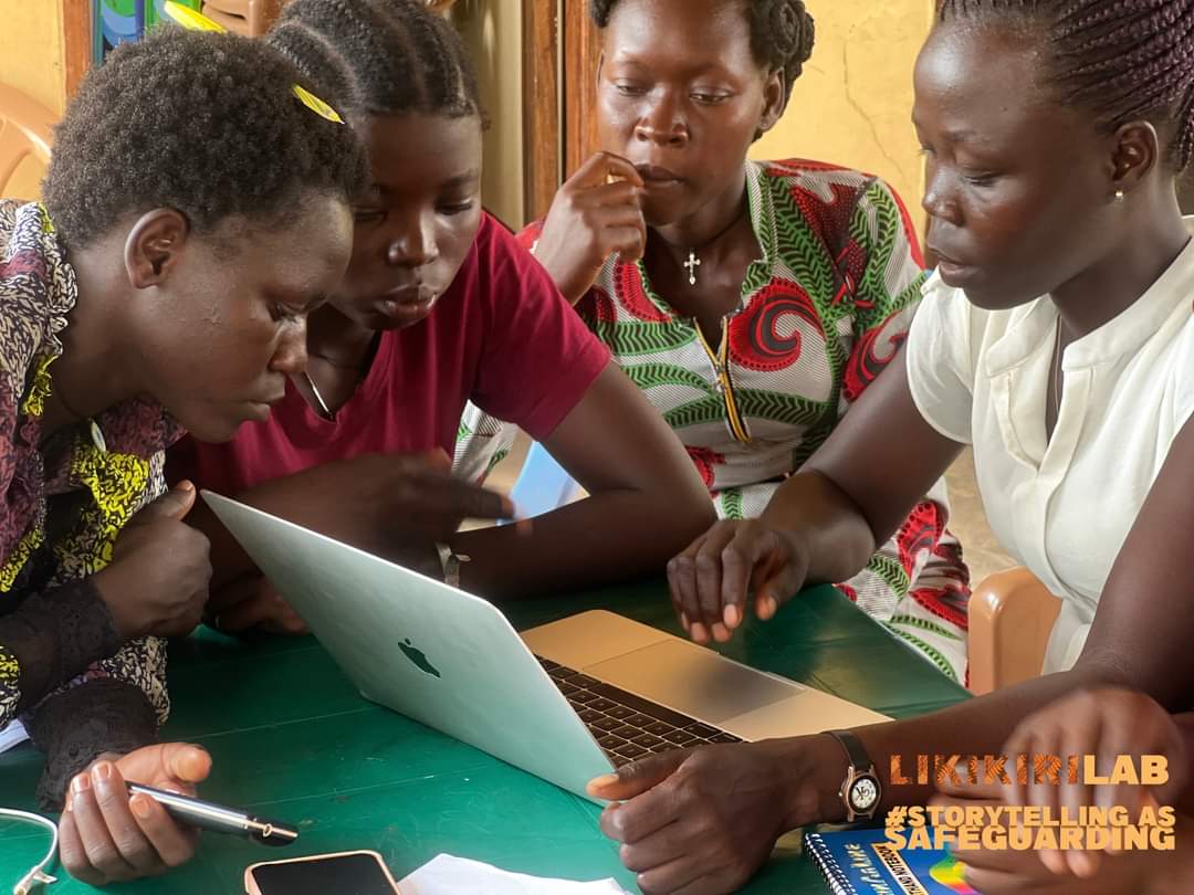 likikiri's tweet photo. Day 4 of our Documenting Song Heritage Workshop @SheLeadsKakuma and @GoCDC focused on writing down the recorded songs | Check out these brilliant women transcribing Avokaya, Dinka, Kakwa and Nuer and translating into English π» #StorytellingasSafeguarding #LikikiriLab https://t.co/rRacNBJyW7