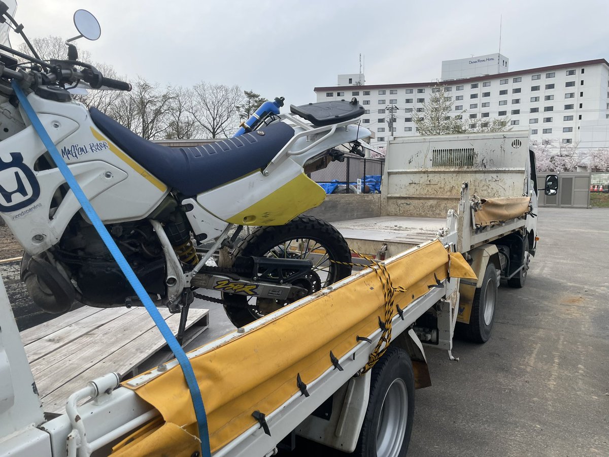hidexxxgt's tweet photo. 4トンスライドダンプと3トン合体して
無事石川に着陸❣️
無事にコテージのBBQ場に駐車完了✨ https://t.co/9cSZkBVq11