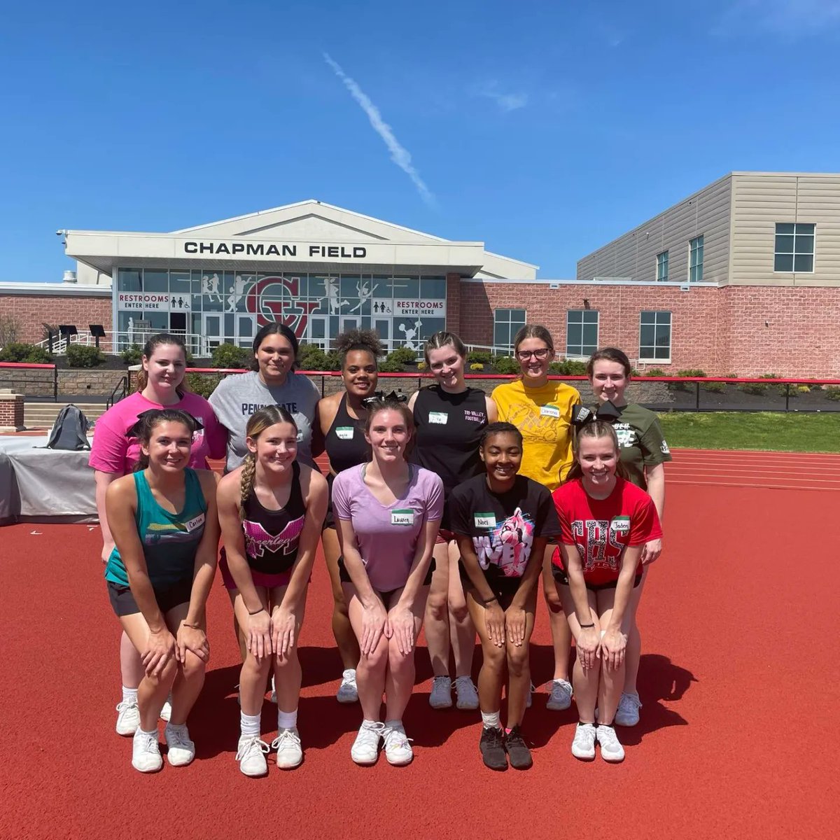 We had a beautiful day yesterday and our Cheer athletes continued to impress! A big thank you to Carol Brame for generously providing the meal and Olive Garden for the salads!