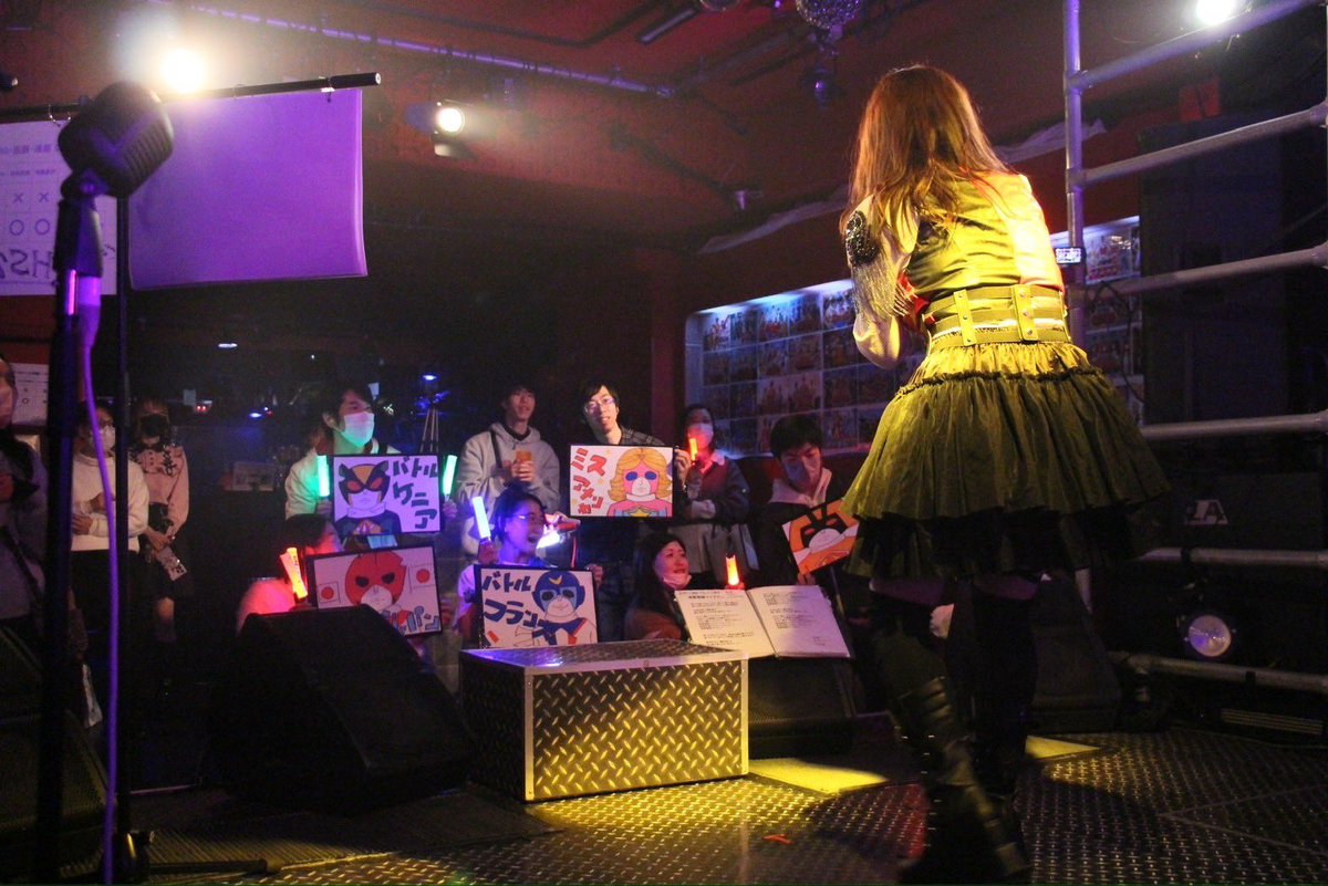 oo_funiko27_oo's tweet photo. #SHS23

 #SHS15 のときに
バトルフィーバーイラスト初登場して
演者のみんなに手伝ってもらったり
お客様にも手伝ってもらったり
いっぱい思い出がつまってる
バトルフィーバーさん
今回は強化フォームで大変身でした！ https://t.co/vOxfQkA4bs