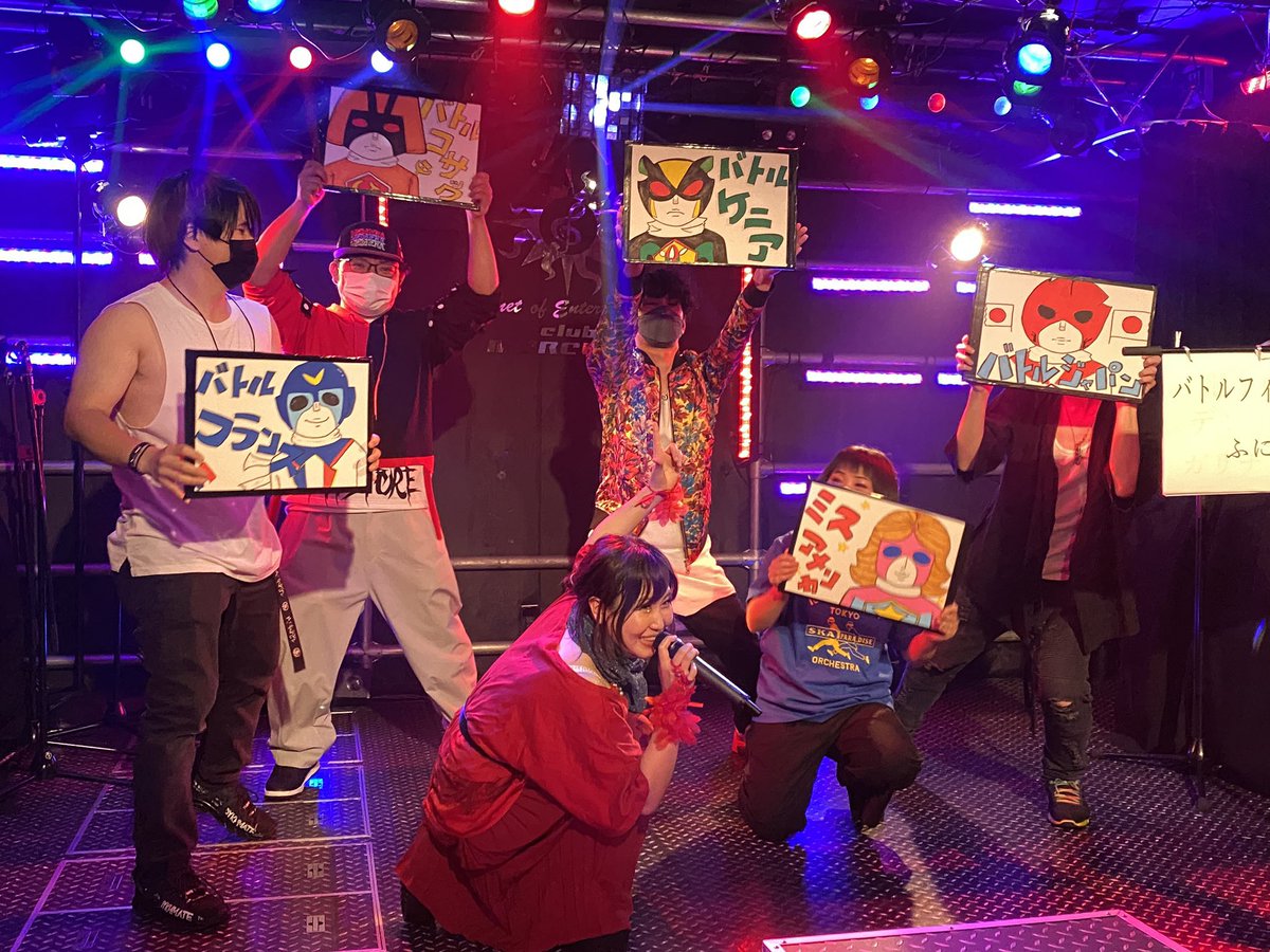 oo_funiko27_oo's tweet photo. #SHS23
#SHS15 のときに
バトルフィーバーイラスト初登場して
演者のみんなに手伝ってもらったり
お客様にも手伝ってもらったり
いっぱい思い出がつまってる
バトルフィーバーさん
今回は強化フォームで大変身でした! https://t.co/vOxfQkA4bs