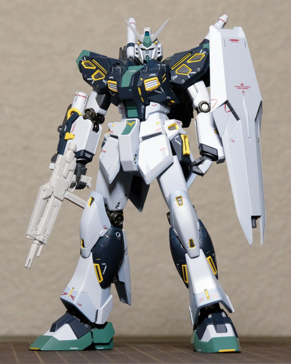 gundamwarsiii's tweet photo. νGundam Mass Production Type equipped with Jegan Rifle https://t.co/SNY73W3MYW