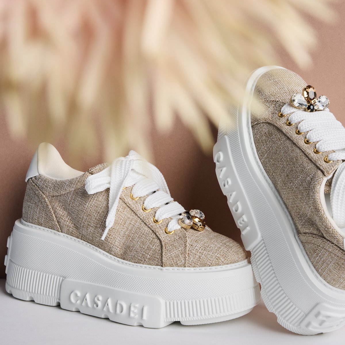 Bringing a sophisticated touch to urban style with the Casadei sneaker selection. #CasadeiWorld casadei.com/en/new-arrival…