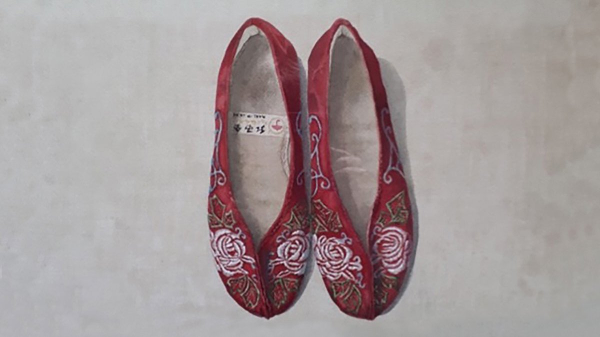 From the UNB Collection Cathy Ross Red Slippers, 2019 Watercolour 31 x 23 in. Learn more about the artist in the April newsletter: 1l.ink/4KV86J5 #ThisIsWhyUNB #UNBArtCentre #Newsletter