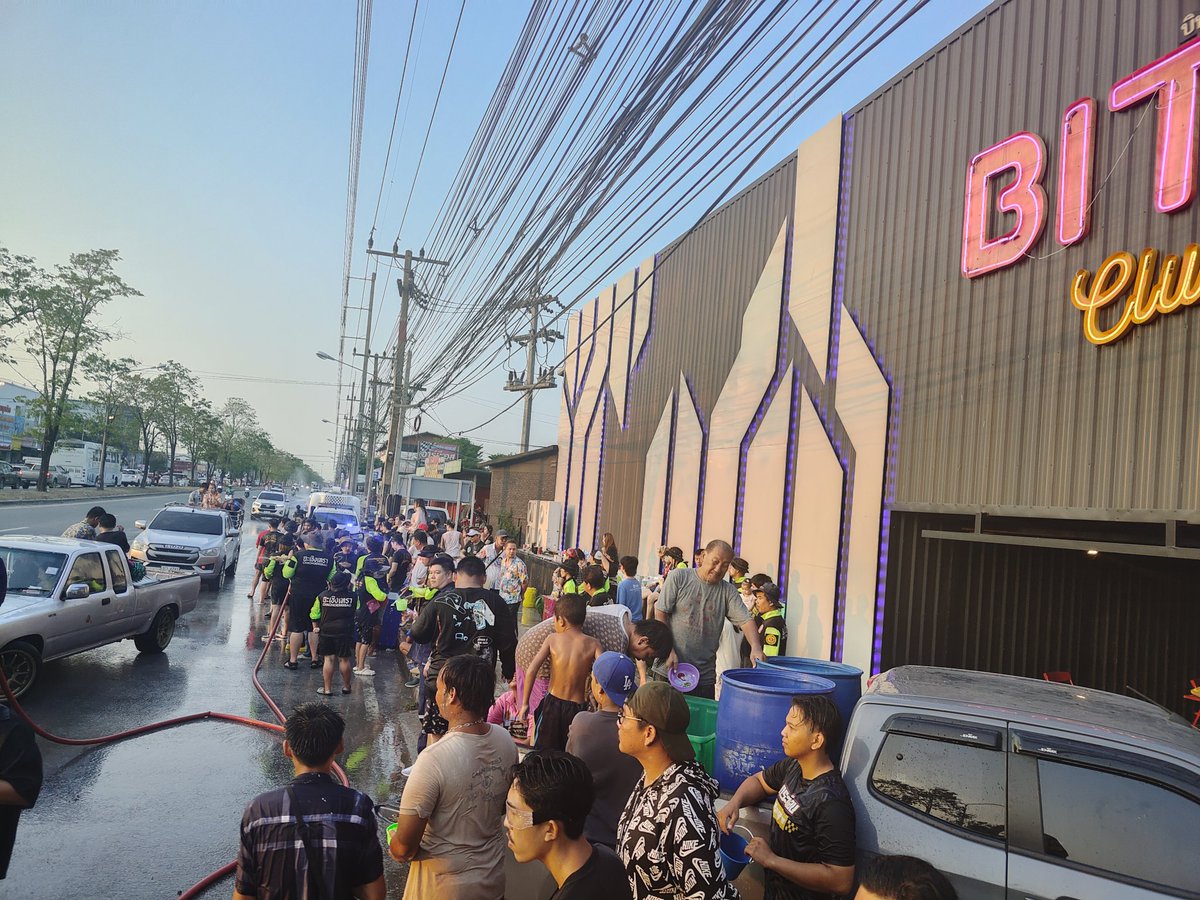 FOURNIN42396500's tweet photo. ส่งท้ายวันสุดท้ายแปดริ้ว
#bitclub
#แปดริ้ว
#ฉะเชิงเทรา https://t.co/5ISHHTqQlh