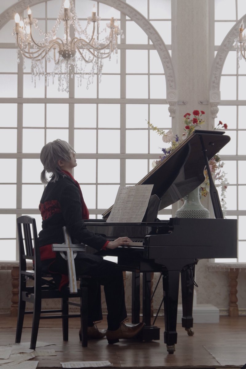 Omiya_Kyo's tweet image. 【Cosplay* FGO】
いっそ憎んでしまえば、楽になれただろうか。
アントニオ・サリエリ…おみや
撮影…圭(@OBAKEI621photo)
スタジオ…@StudioFantome