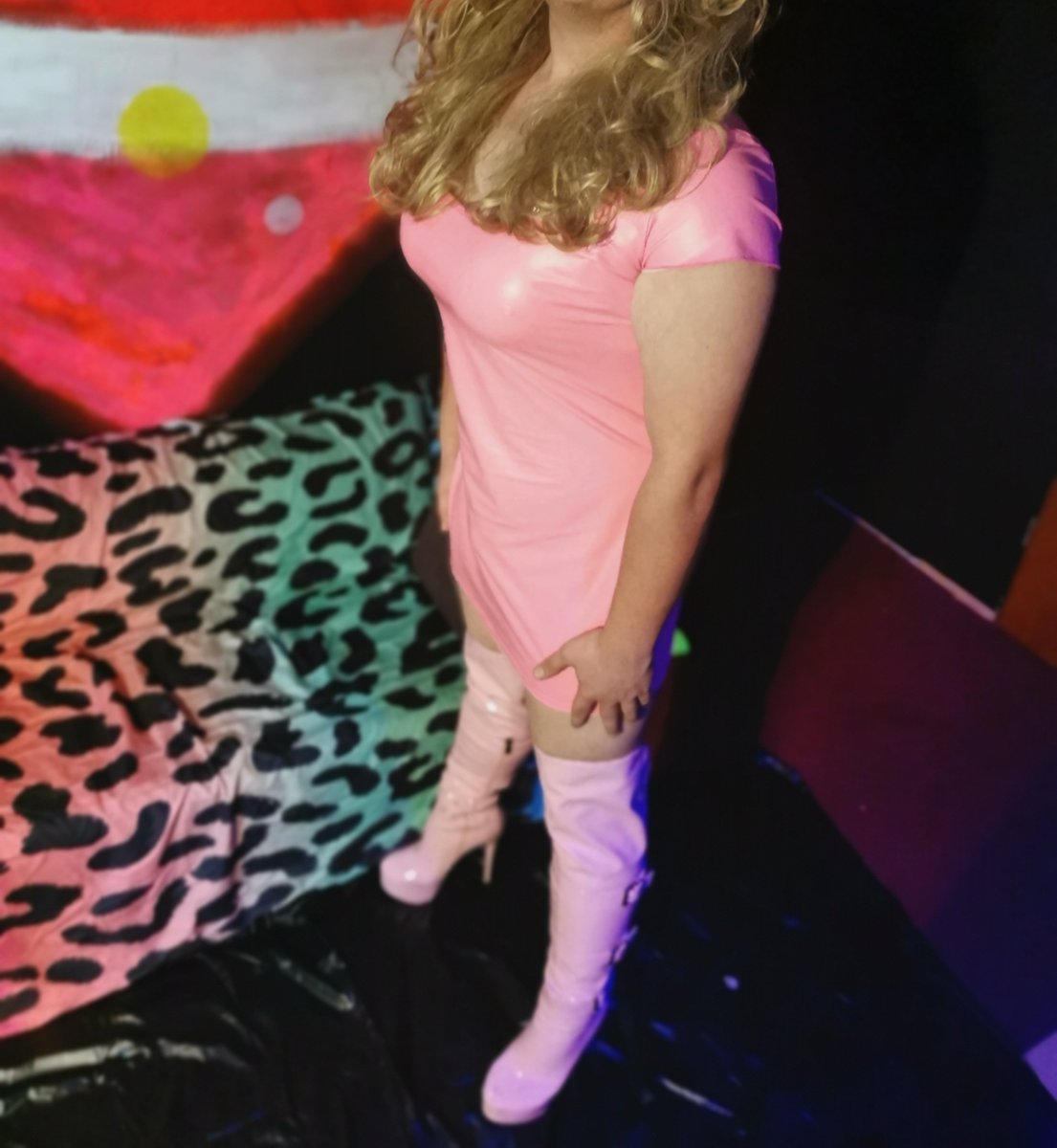 HarleyTwoface's tweet photo. Na zuckt dein schwanz schon, bei dieser versauten pinken Sissy Bitch๐ #godessharleytwoface #realsissybitch #bisissy #fors https://t.co/FFqKrWZI2o