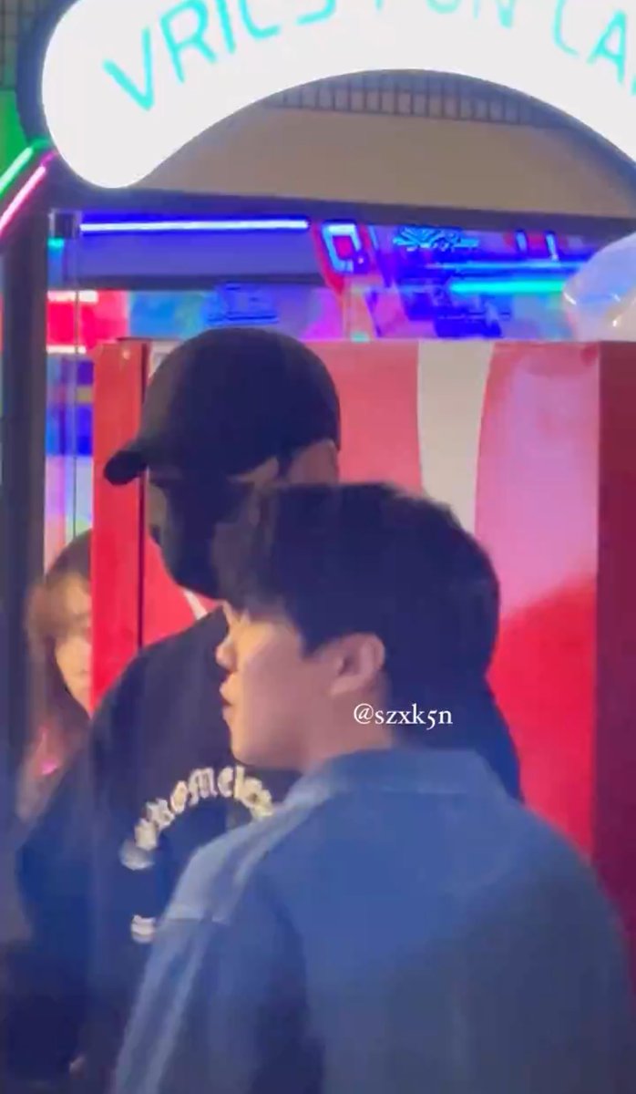 KyeomsBaekery's tweet photo. All of this happened at almost the same time😂🤍

- Wonwoo and Seungcheol at Rimowa Event
- Mingyu and Hoshi at The Roundup: Punishment VIP release
- Dokyeom did a Welive and said that he just got home from a schedule (still a secret) https://t.co/jJuPv84Ewy