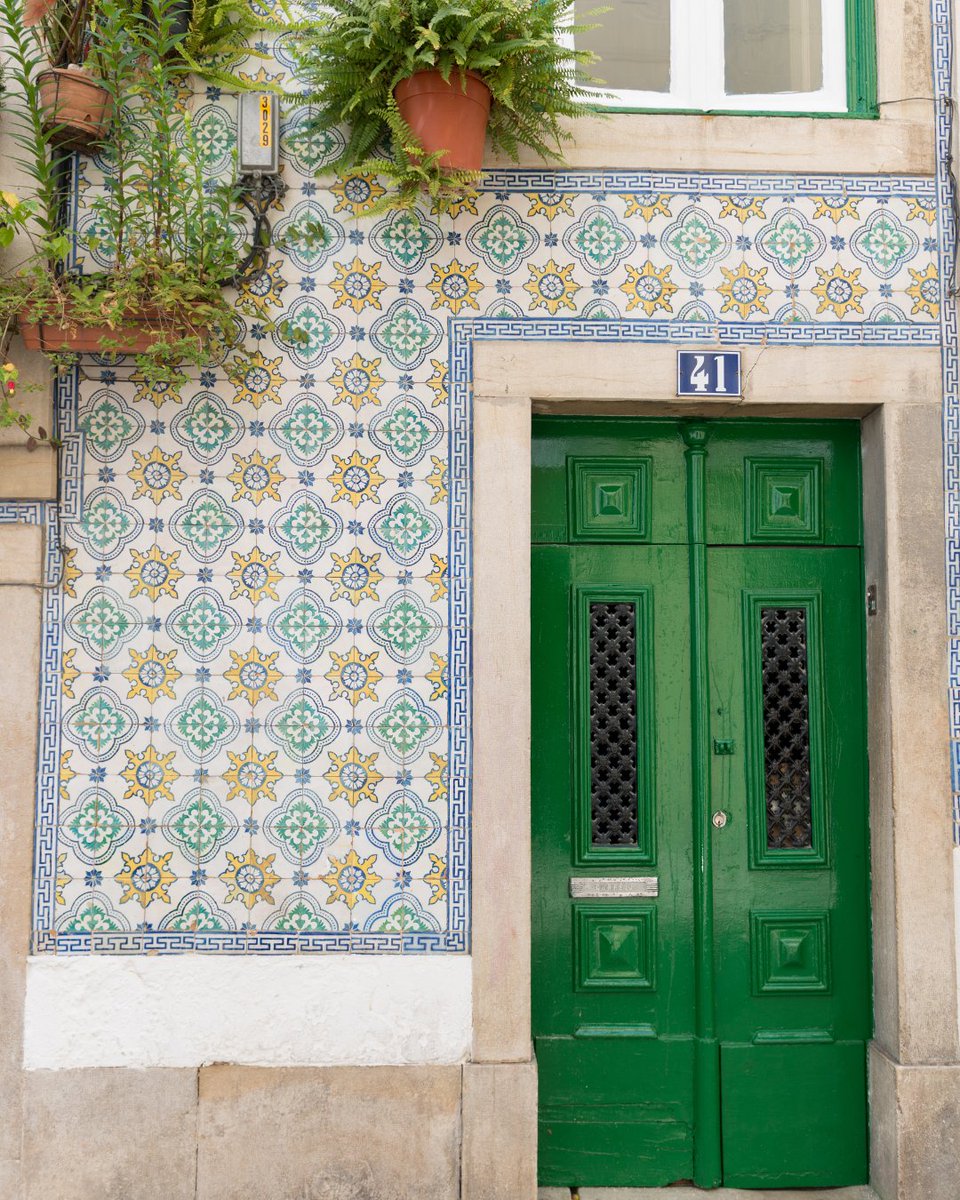 Happy #WorldArtDay 🎨
If you love art and architecture check out our ✨new✨ Portugal and Spain - A Tale of Two Cultures tour. It's a wonderful way to explore some of Europe's best cultural hotspots (and enjoy some delicious food whilst you're at it!): ow.ly/IFh250Rcj1M