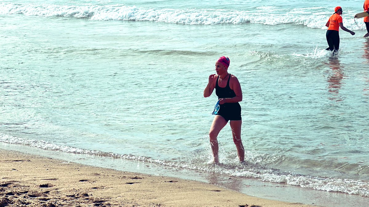 Bit of a big deal: did my first #Sydney #oceanswim event at Coogee, Wedding Cake Island Challenge y'day. A stunning day, great atmosphere & so well run. Done one swim event in Vic. but that was in the bay; this felt very real–I loved it! Did the 1km swim for newbies. #swimming