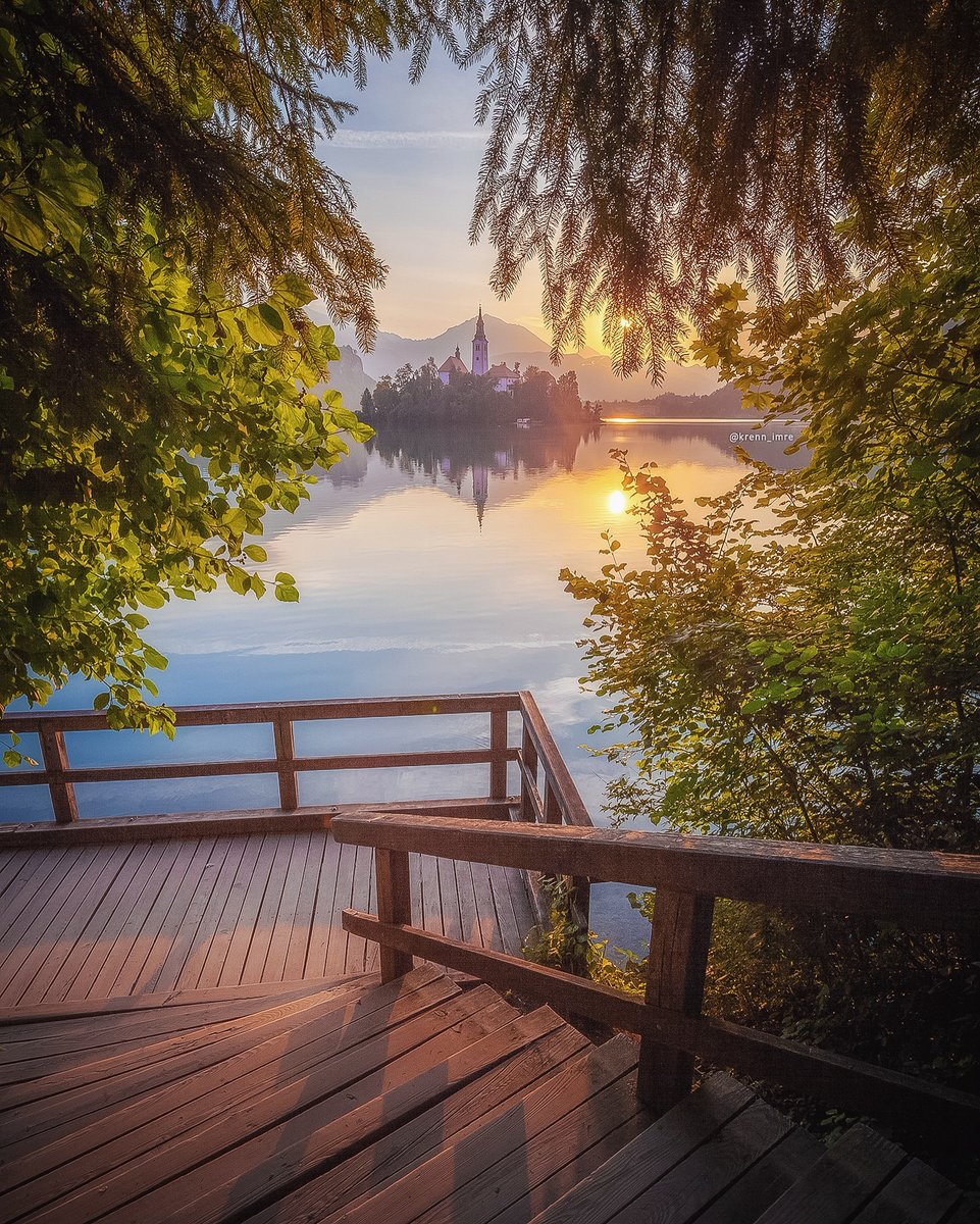 Calm morning moment on lake Bled
…
…
#krennimre #bled #sloveniatravel #europe #europe_vacations #slovenia #travelslovenia #bledlake #bledslovenia #traveling #architecturephotography #best_worldplaces #awesomepix #earthvacations #architecturedaily #travel #photooftheday #voyaged