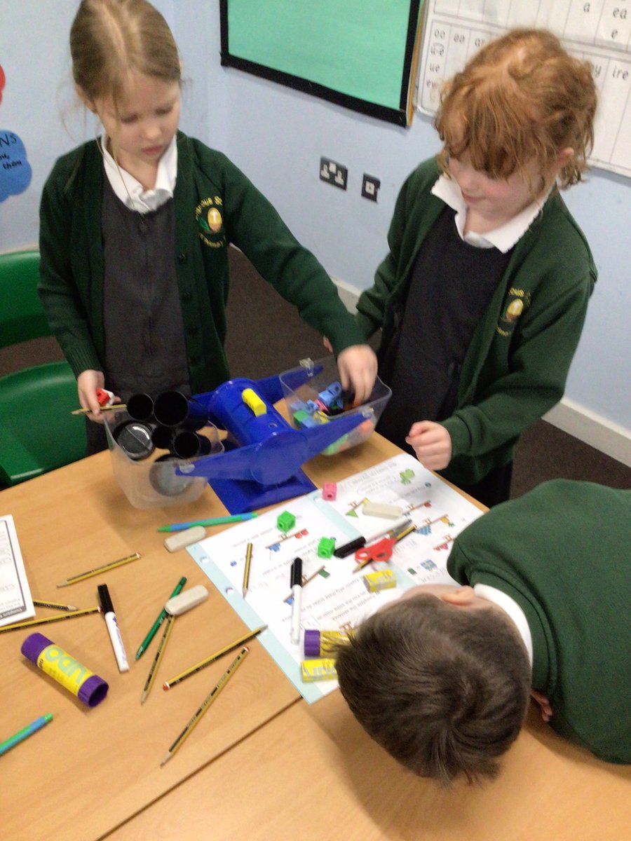 antrobus_st's tweet photo. Year 2’s have been comparing mass today in maths. They used balance scales to compare the mass of different objects within the classroom. #class2 #maths #measuringmass https://t.co/smLg4xV6zg
