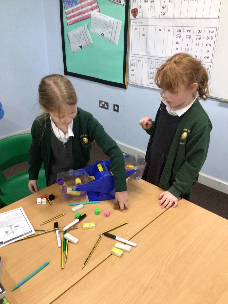 antrobus_st's tweet photo. Year 2’s have been comparing mass today in maths. They used balance scales to compare the mass of different objects within the classroom. #class2 #maths #measuringmass https://t.co/smLg4xV6zg