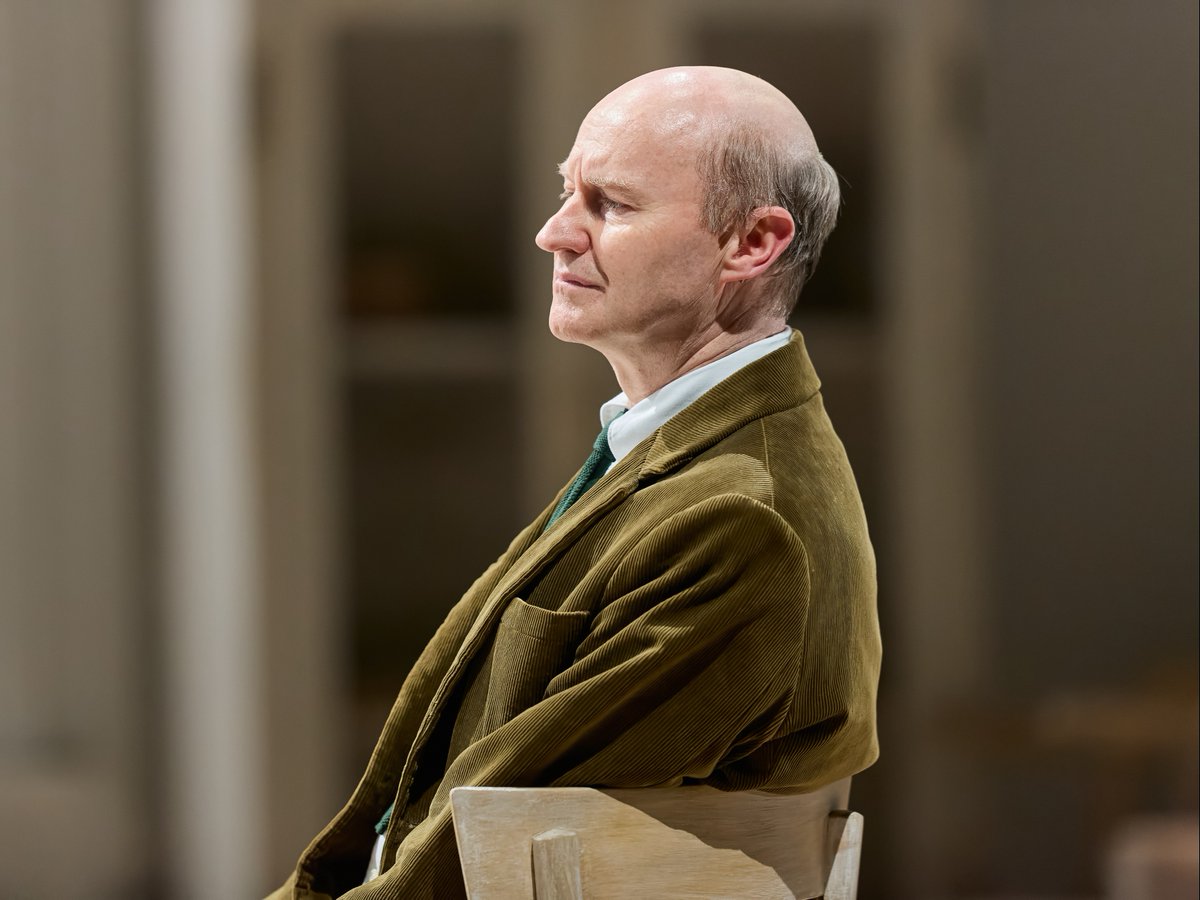 NationalTheatre's tweet image. Congratulations to our @OlivierAwards winners 👏

@mrJamesGraham's #DearEngland - The Londoner Award for Best New Play

@Markgatiss, @MotiveandTheCue - Best Actor

@Will2Close, #DearEngland - Best Actor in a Supporting Role

📸 @brennerphotos, Mark Douet