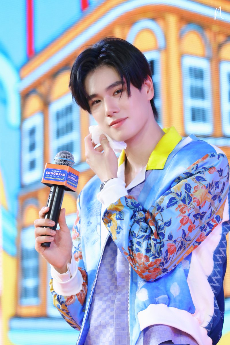 Maruko_ni's tweet photo. 🤏🏻 💦

Songkran PondPhuwin
#KingPowerRangnamXPPW
#ปอนด์ภูวินทร์
#phuwintang https://t.co/lLIJ7fLtQM