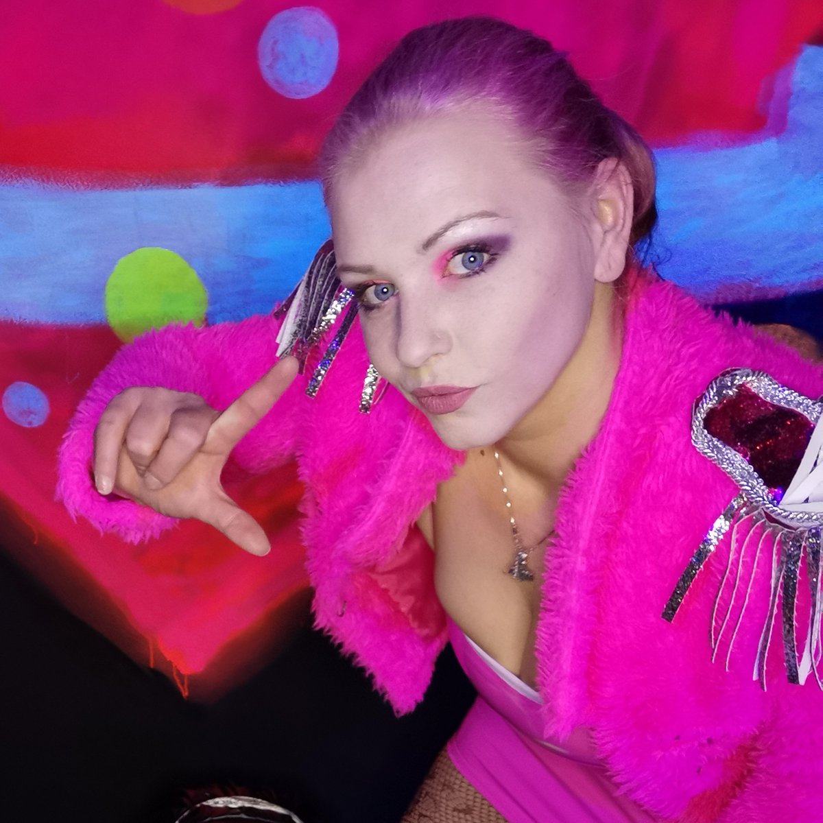 HarleyTwoface's tweet photo. Na zuckt dein schwanz schon, bei dieser versauten pinken Sissy Bitch๐ #godessharleytwoface #realsissybitch #bisissy #fors https://t.co/FFqKrWZI2o