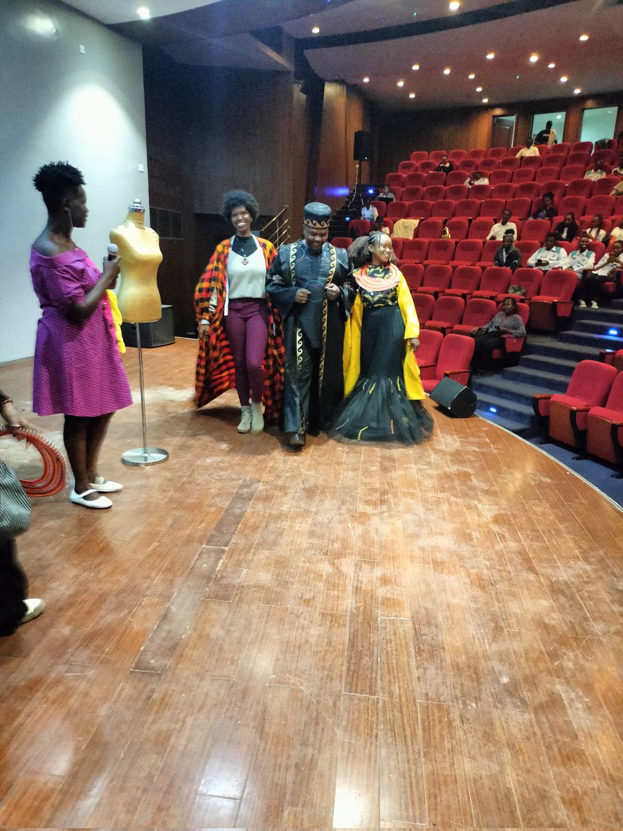 PapiOdeQ's tweet photo. #ShereheMaster
#SuperHost 
#SuperMC 
#EventsHost 

Hosting &amp; Celebrating the #WorldArtDay2024 at University Of Nairobi 

Dressed by @RIALTOFASHIONSKENYA 

The Legendary Kenyan Designer Lucy Rao Designed the Gown https://t.co/G2yljinxiz