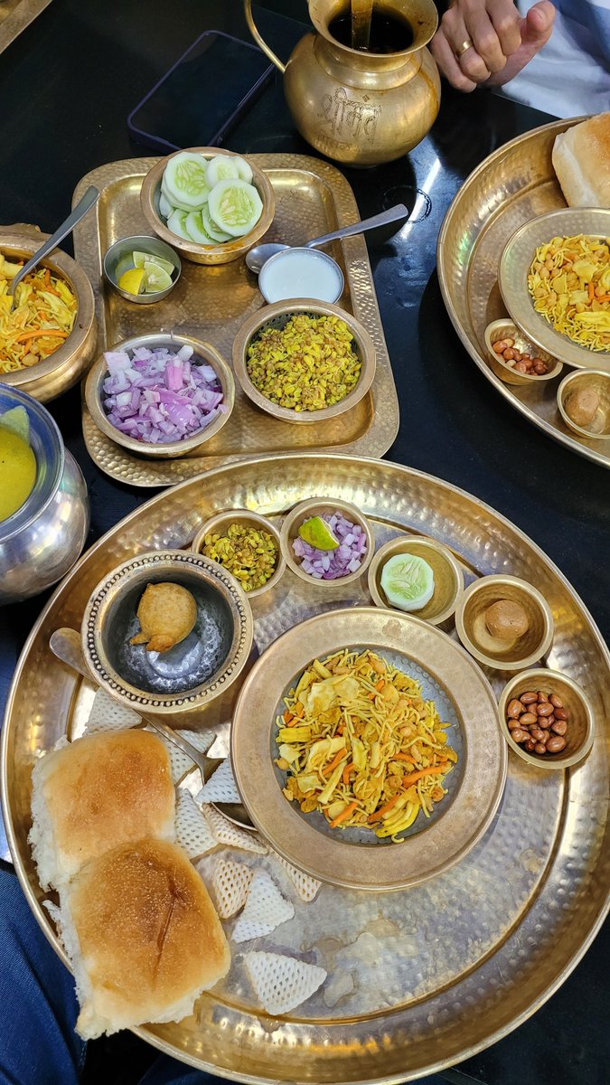 My another absolute favourite in #Pune - Srimant Missal. Minimal menu, delicious and affordable food. This unlimited missal pav platter costs ₹150 and is finger licking good! #Foodie #FoodBlogger #Socialmaharaj