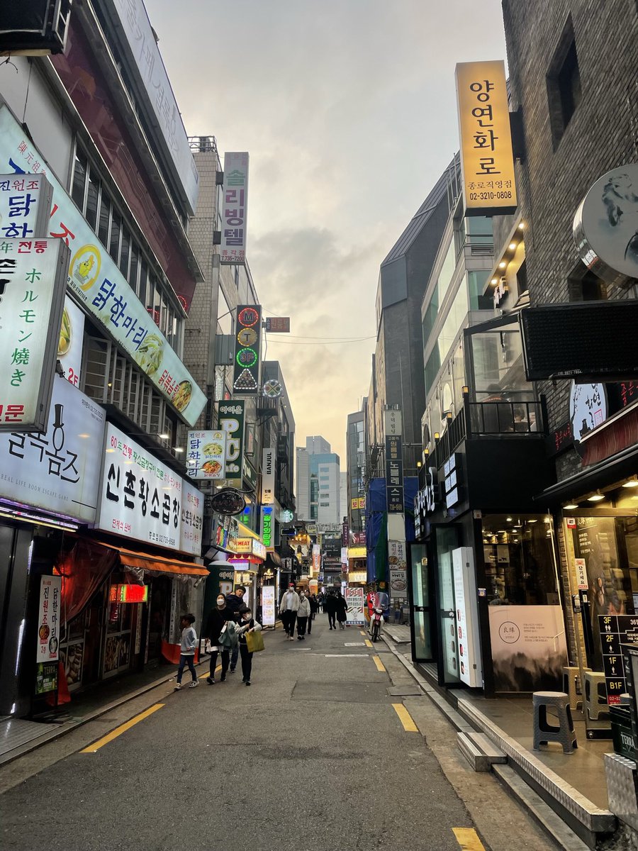 katsu8888_'s tweet photo. SUPPORTING ALL WHO ENGAGE ON THIS TWEET! WHAT ELSE ARE YOU FARMING TODAY?

$BUBBLE $BEYOND $PARAM $TRIP $RICY $COOKIE $PIXIZ $SOMO #PIXELPIX 

@GetBubbleCoin @PlayGroundCorp @ParamLaboratory @PlayOverTrip @ricyofficial @cookie3 @Pixiz_io @playsomo @PlayPixelPix 

♻️MAX BOOST! https://t.co/msOUy8tywg