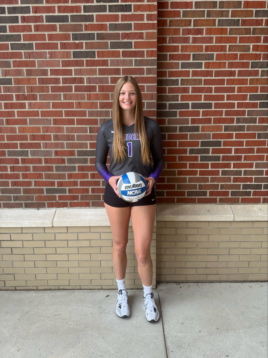 Happy Birthday to our freshman middle hitter, Ava! Have a fantastic day! 💜🎉🎈