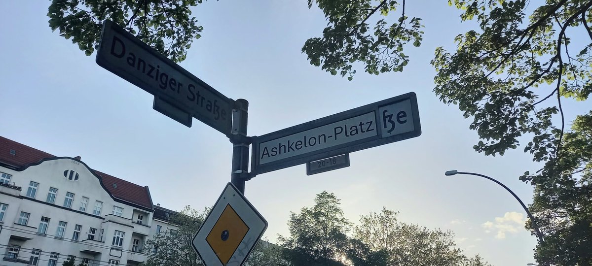 Ansage an die ganzen Antsemiten in der X Blase: der Prenzlauer Berg stabil auf der richtigen Seite der Geschichte. #Iran #Israel