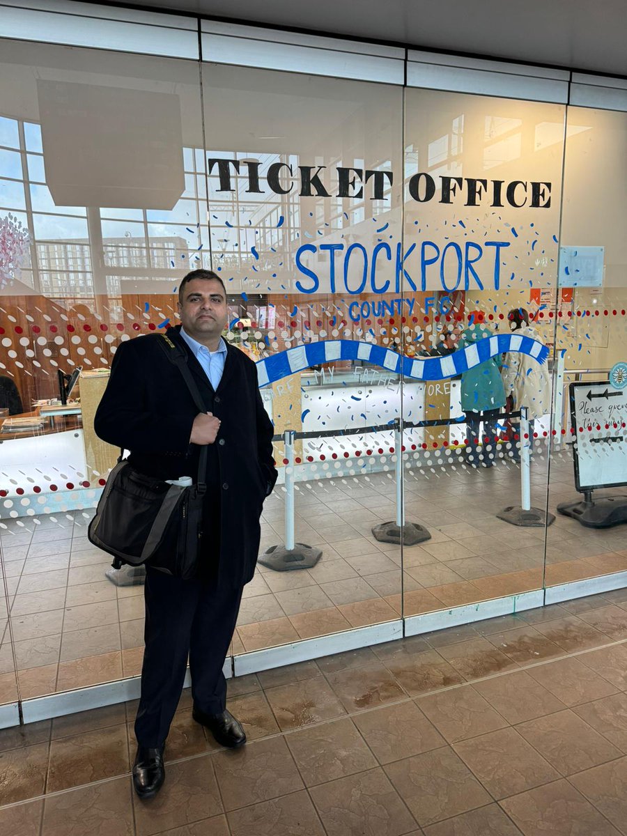 Amelia at Stockport station's ticket office has created a wonderful display celebrating the promotion of our local football club @StockportCounty to League One ⚽️ My thanks to Amelia and all staff at Stockport Station. #StockportCounty