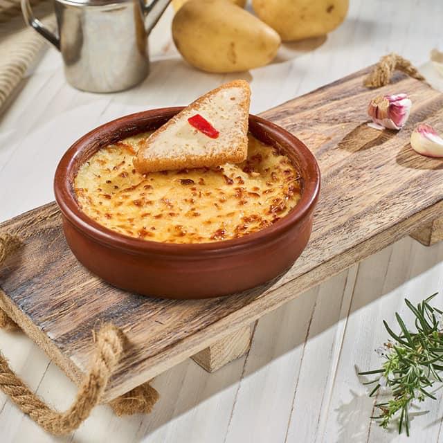 Durant el mes d'abril arriba un dels ingredients més tradicionals i més versàtils de la de #TossadeMar amb 'La Cuina del Bacallà' 😋 👉 shorturl.at/aeHK2🧅 📸 shorturl.at/depBM @TossaTurisme @costabrava @somgastronomia