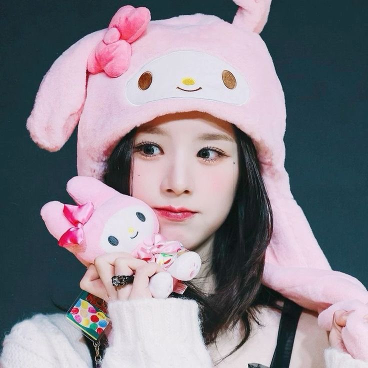 cinnachomp's tweet photo. shoutout sanrio loona pics. gotta be my favorite gender https://t.co/4W9Eot5afg