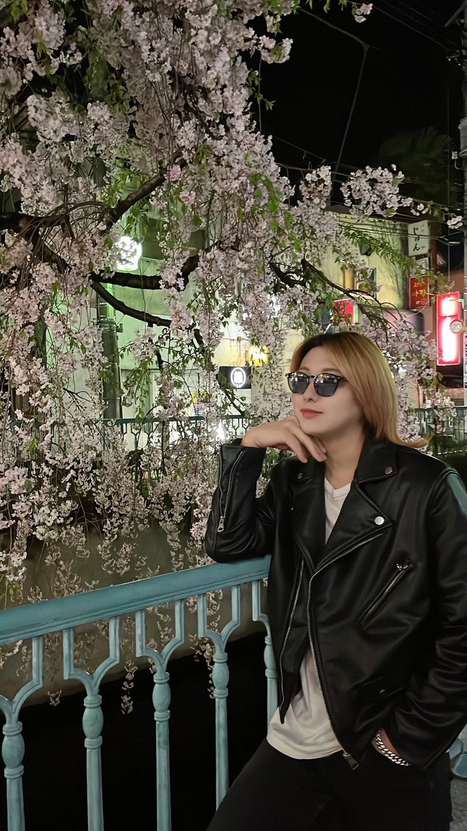 acqua_ran0's tweet photo. EVO近くでプチお花見🌸 https://t.co/OIOKVOmFv0